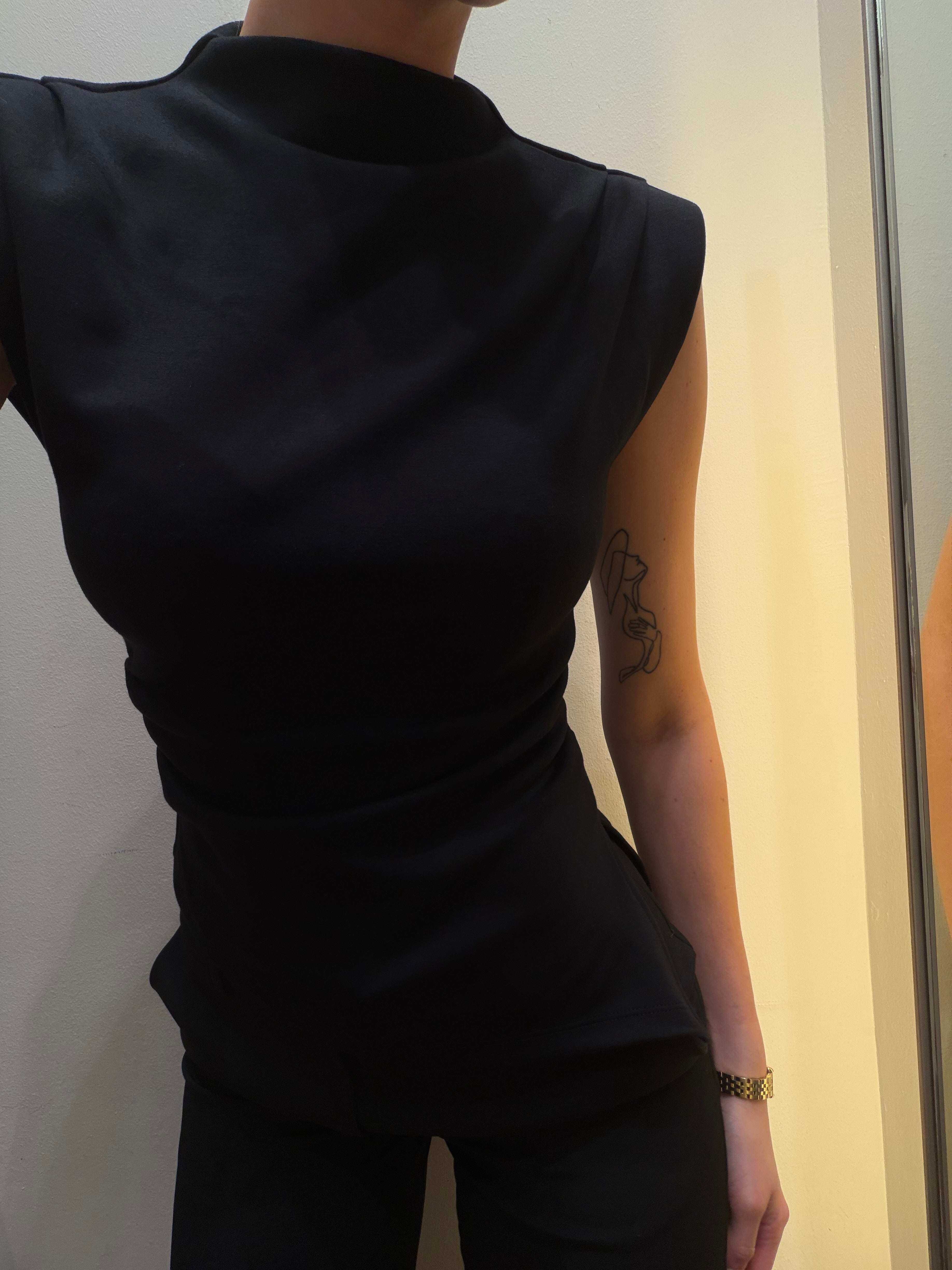 VMMILLE Top - Black